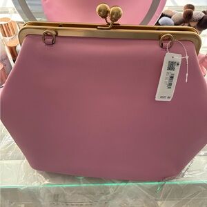 NWT Coach Large Kisslock pink bag rare no longer available in store!